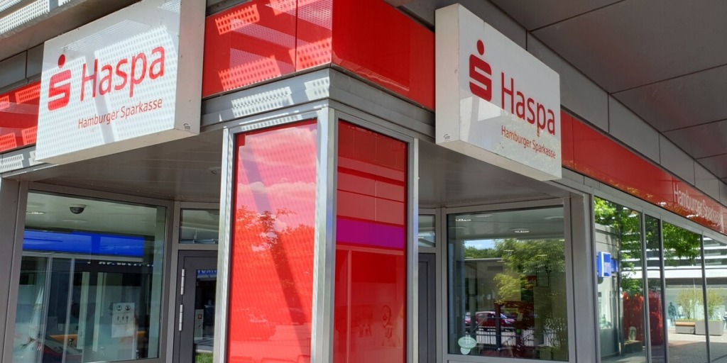 Haspa Filiale In Der Nhe De Autos Gallerie