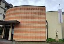 Poppenbüttel: Plattdeutsche Komödie am 24.04.2026, 19.30 Uhr