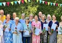 Ahrensburg: 12 neue ehrenamtliche Sterbebegleiter/innen ausgebildet